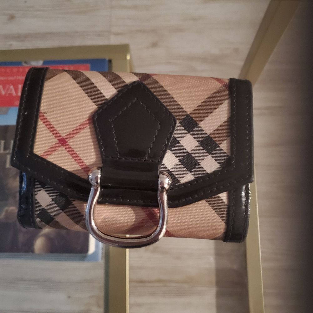 Authentic Vintage Burberry Wallet Bifold Wallet Minor Flaw